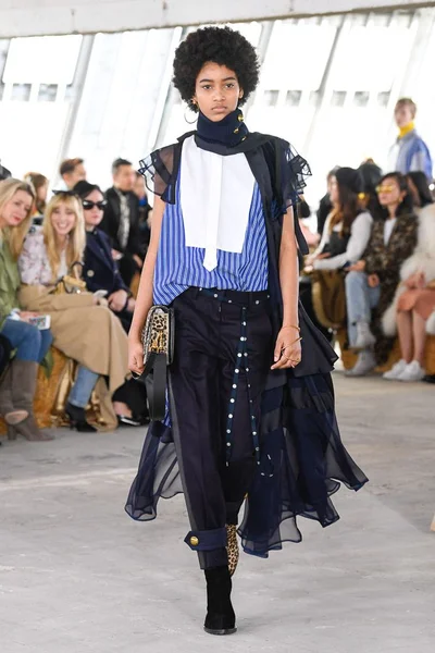 Look 28